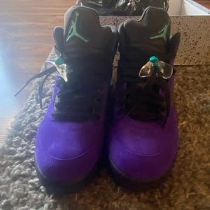 Jordan 5 Alternate Grape Retro